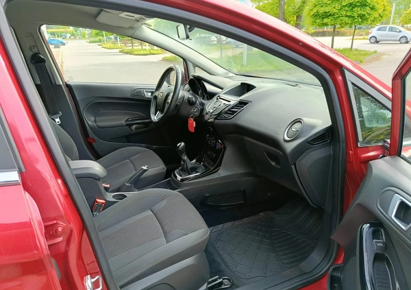 Ford Fiesta cena 29900 przebieg: 132000, rok produkcji 2015 z Lipsk małe 254